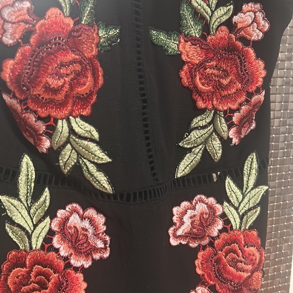 Floral embroidered dress - Picture 2 of 6